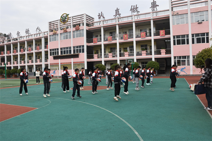 碾子小学篮球操.jpg