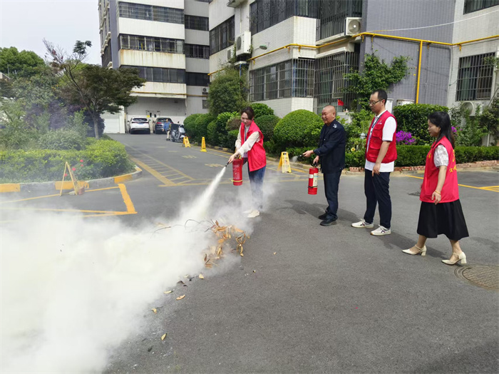 消防演练01.jpg 消防演练01.jpg