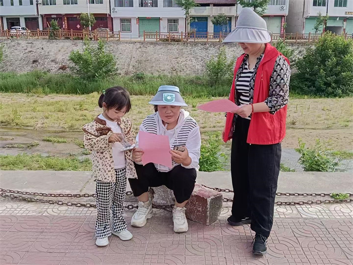 活动照片 (1).jpg 活动照片 (1).jpg