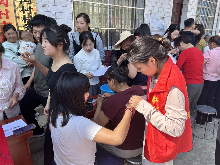 香囊DIY创意赛现场.jpg 香囊DIY创意赛现场.jpg