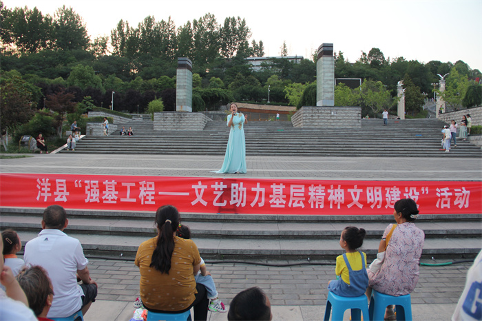 “强基工程——文艺助力精神文明建设”系列活动走进梨园景区.jpg “强基工程——文艺助力精神文明建设”系列活动走进梨园景区.jpg