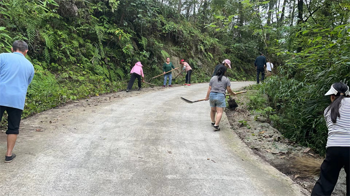 道路清理.jpg 道路清理.jpg